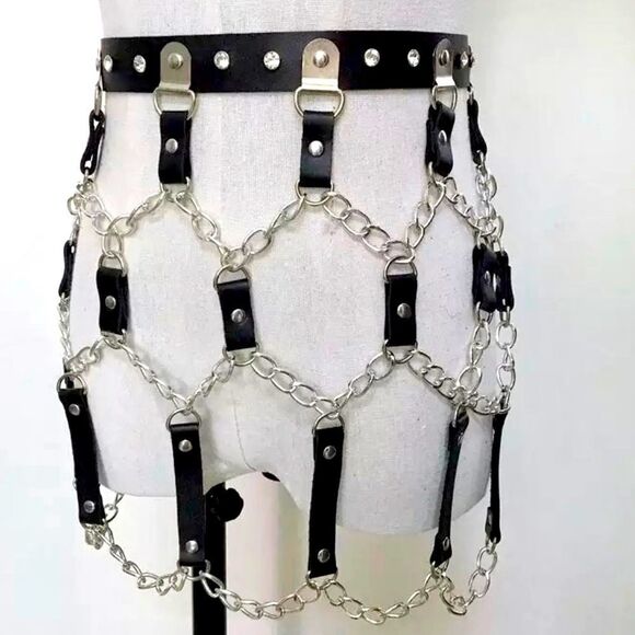 Black Leather Harness Waist Wide Skirt Chain Belt - NEW - Picture 2 of 4